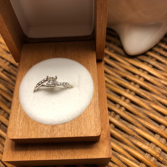 Brilliant earth diamond conflict-free ring - Picture 3 of 8